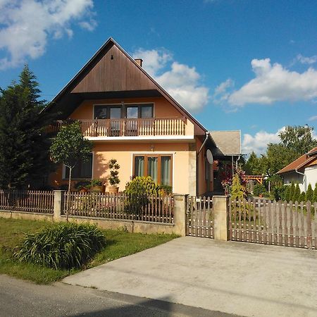 Valentin Vendeghaz Hotel Балатонлеле Екстериор снимка