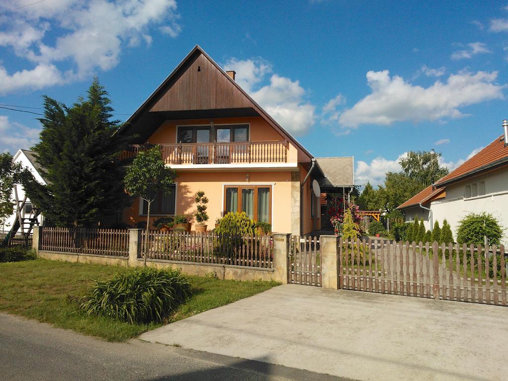 Valentin Vendeghaz Hotel Балатонлеле Екстериор снимка