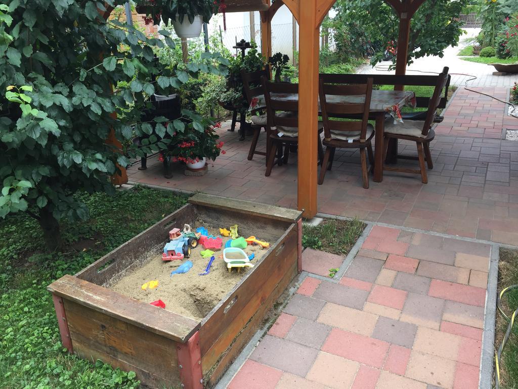 Valentin Vendeghaz Hotel Балатонлеле Екстериор снимка